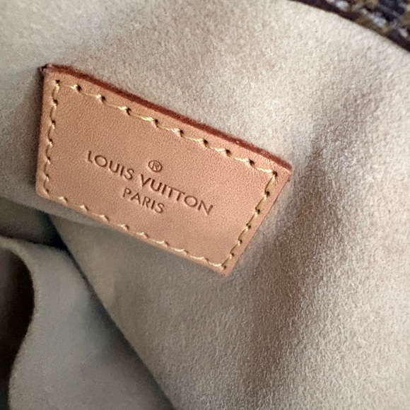 Louis Vuitton Classic Brown Monogram Shoulder Bag - Picture 8 of 11